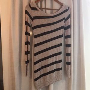 Long sleeve fitted brown and beige sweater